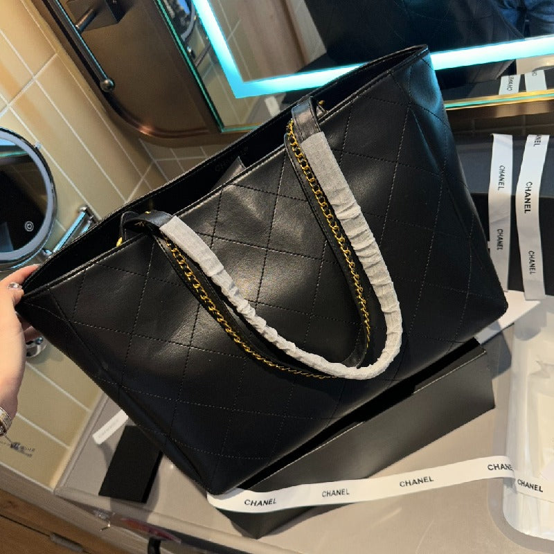 Chanel Chain Tote bag