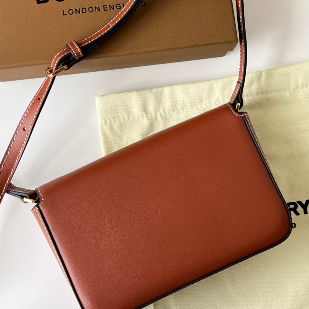Burberry Hampshire Shoulder Bag 20x13.5x5cm brown