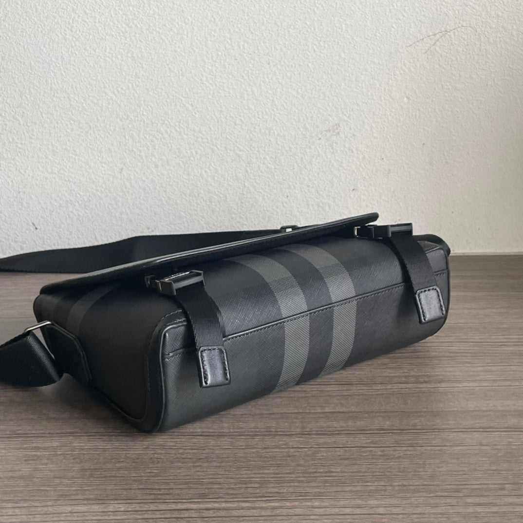 Burberry Check Small Wright ‘Charcoal’