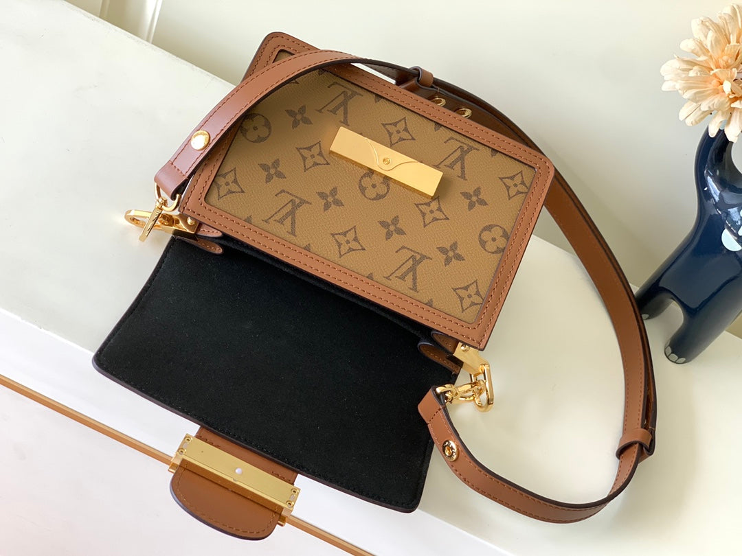 Louis Vuitton Dauphine Crossbody Bag M4595, 20x15x9cm