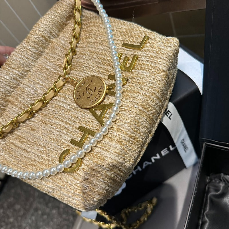 Chanel chain shoulder bag