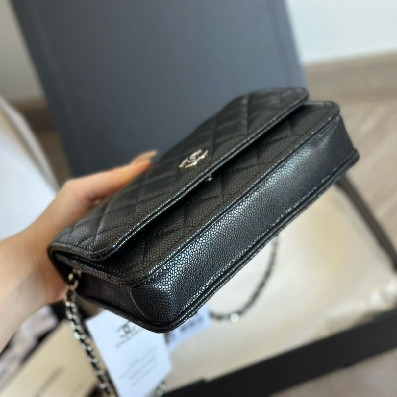 Chanel chain shoulder bag