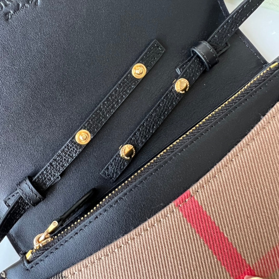 Burberry House Check Derby Hampshire Crossbody Black 19x13.5x5cm