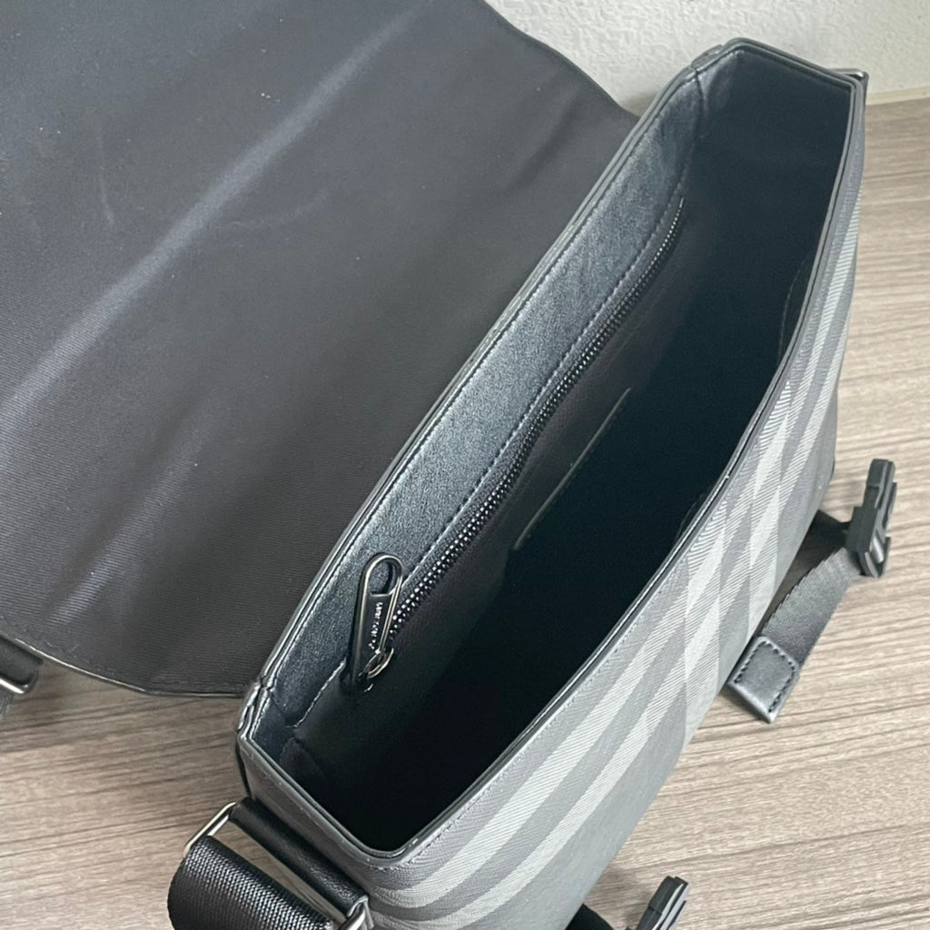Burberry Check Small Wright ‘Charcoal’