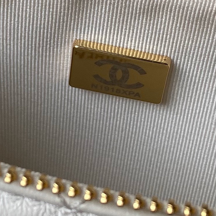 Chanel 23kHobo Bag 23x23x6cm white