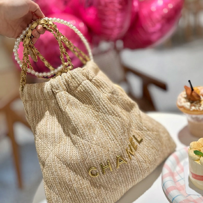 Chanel chain shoulder bag