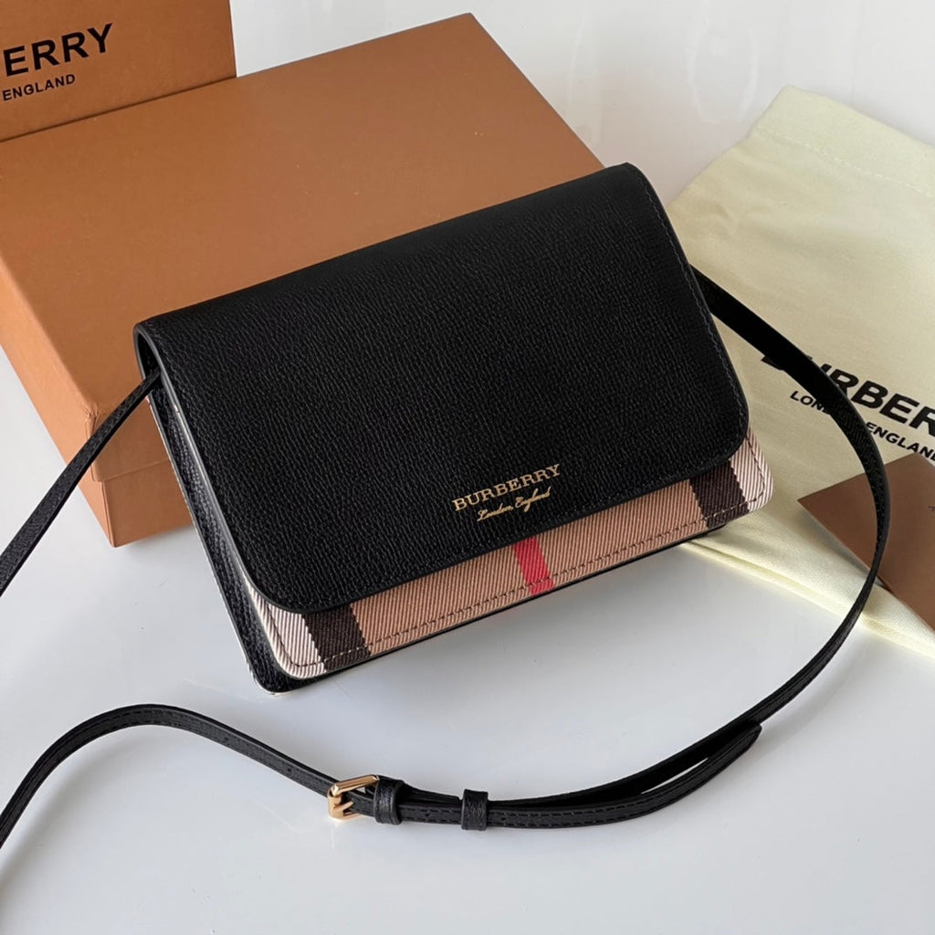 Burberry House Check Derby Hampshire Crossbody Black 19x13.5x5cm