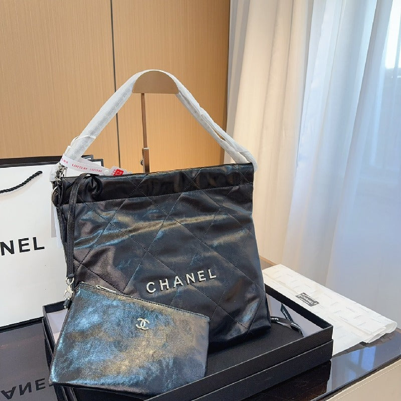 Chanel chain shoulder bag