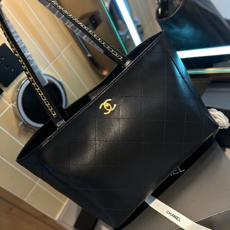 Chanel Chain Tote bag