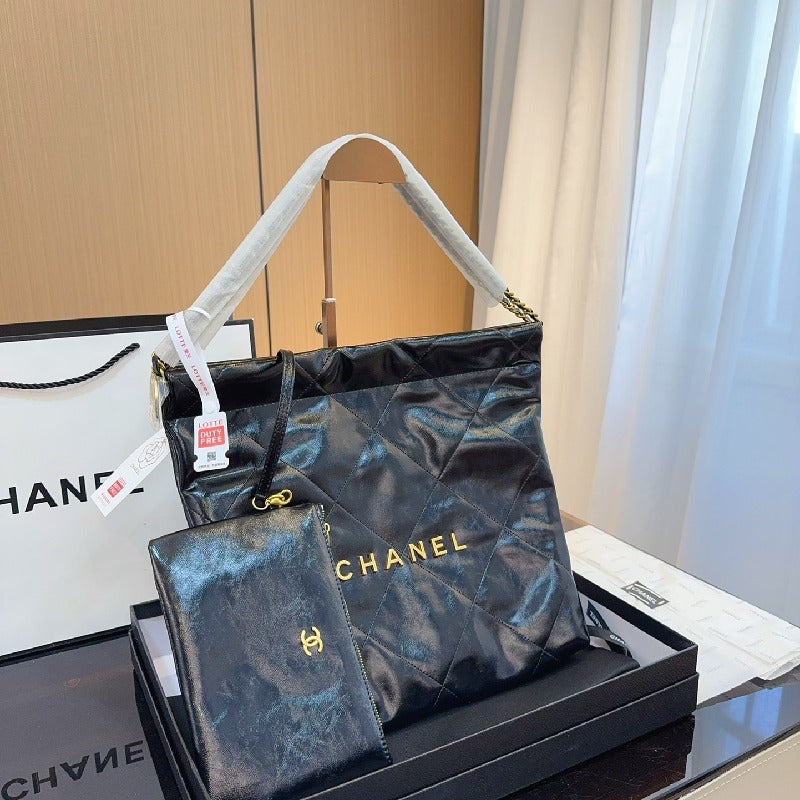 Chanel chain shoulder bag
