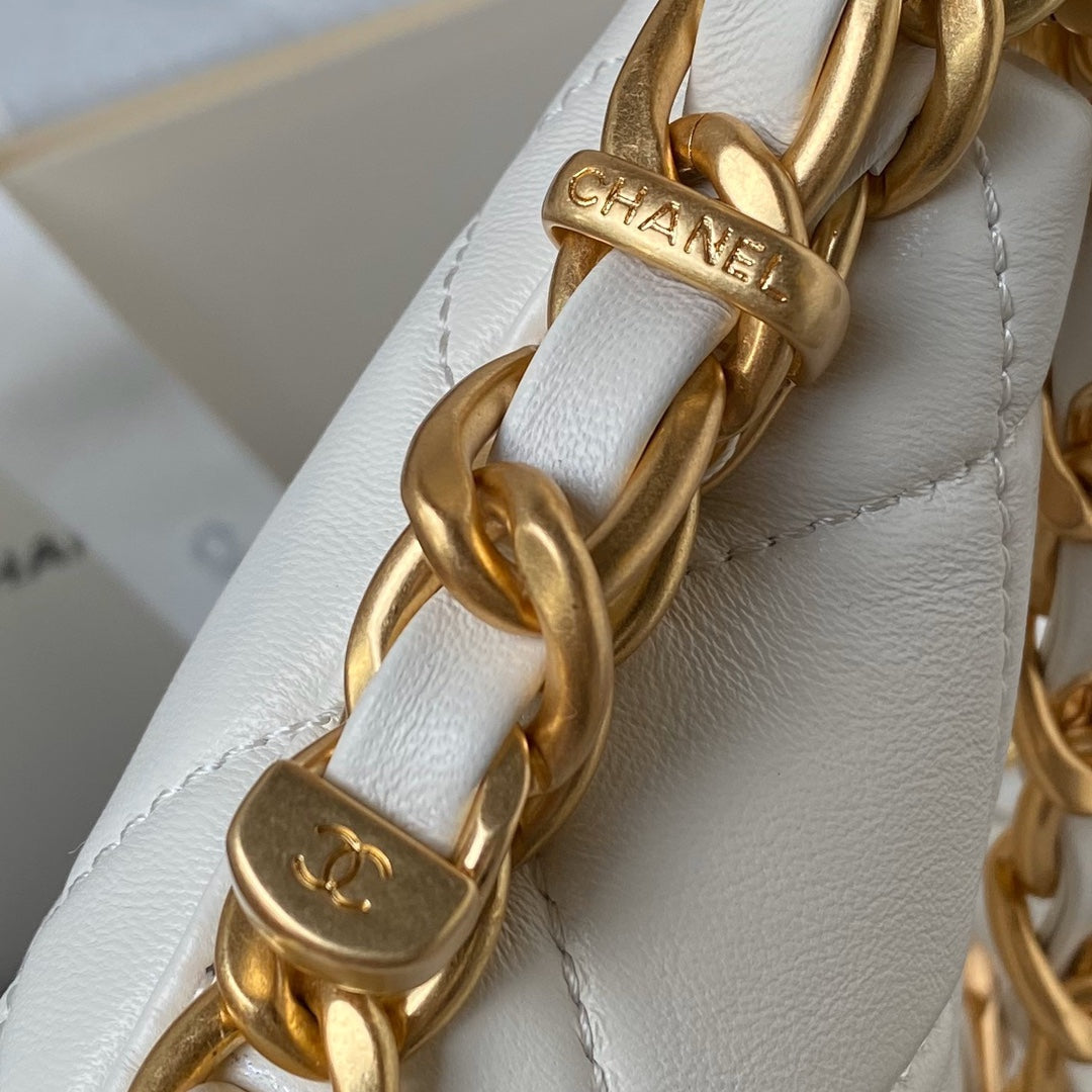 Chanel 23kHobo Bag 23x23x6cm white