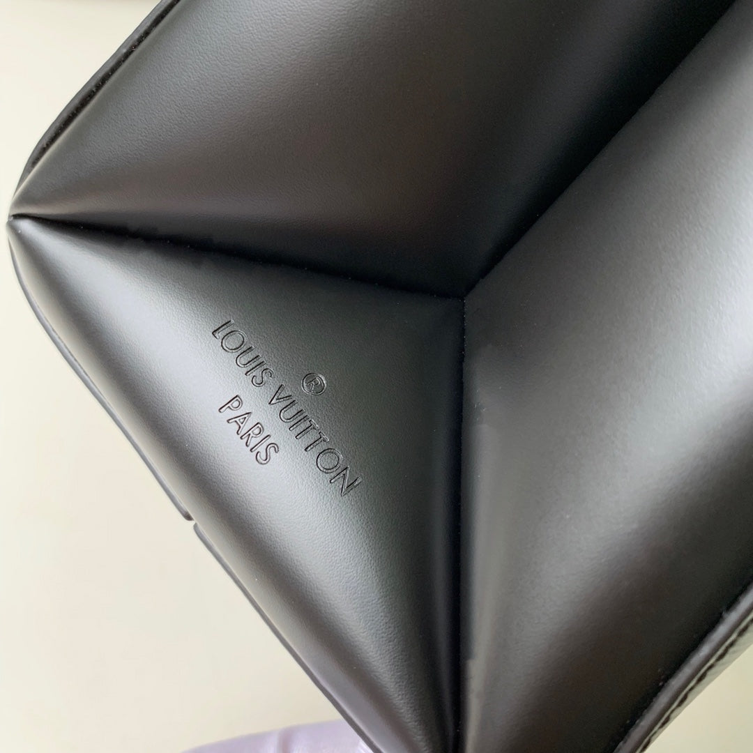 Louis Vuitton Epi Grenelle PM Handbag M53695 Black  26 x 20 x 12cm