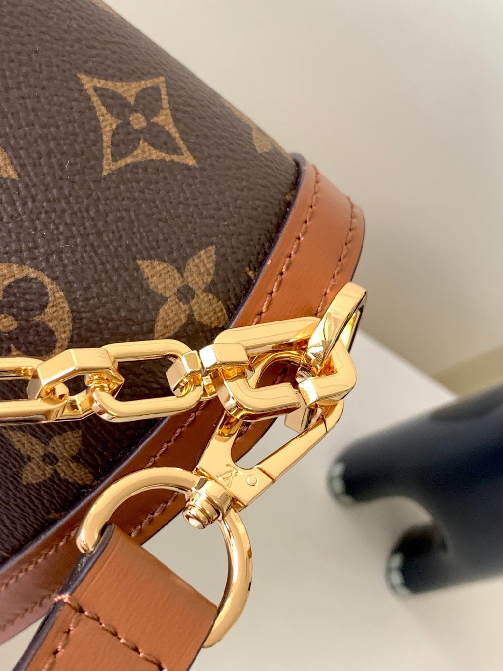 Louis Vuitton Dauphine Crossbody Bag M4595, 25x17x10.5cm
