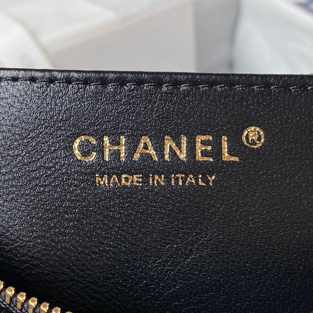Chanel 23kHobo Bag 23x23x6cm black