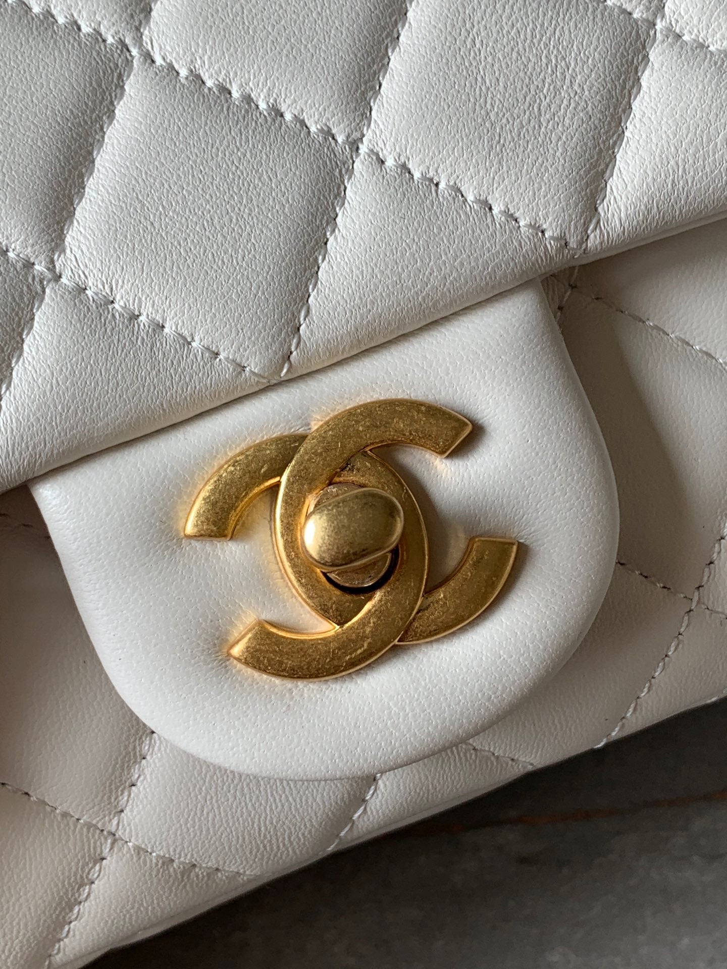 Chanel AS1786# Classic Bag 2020 White 18x13x7cm