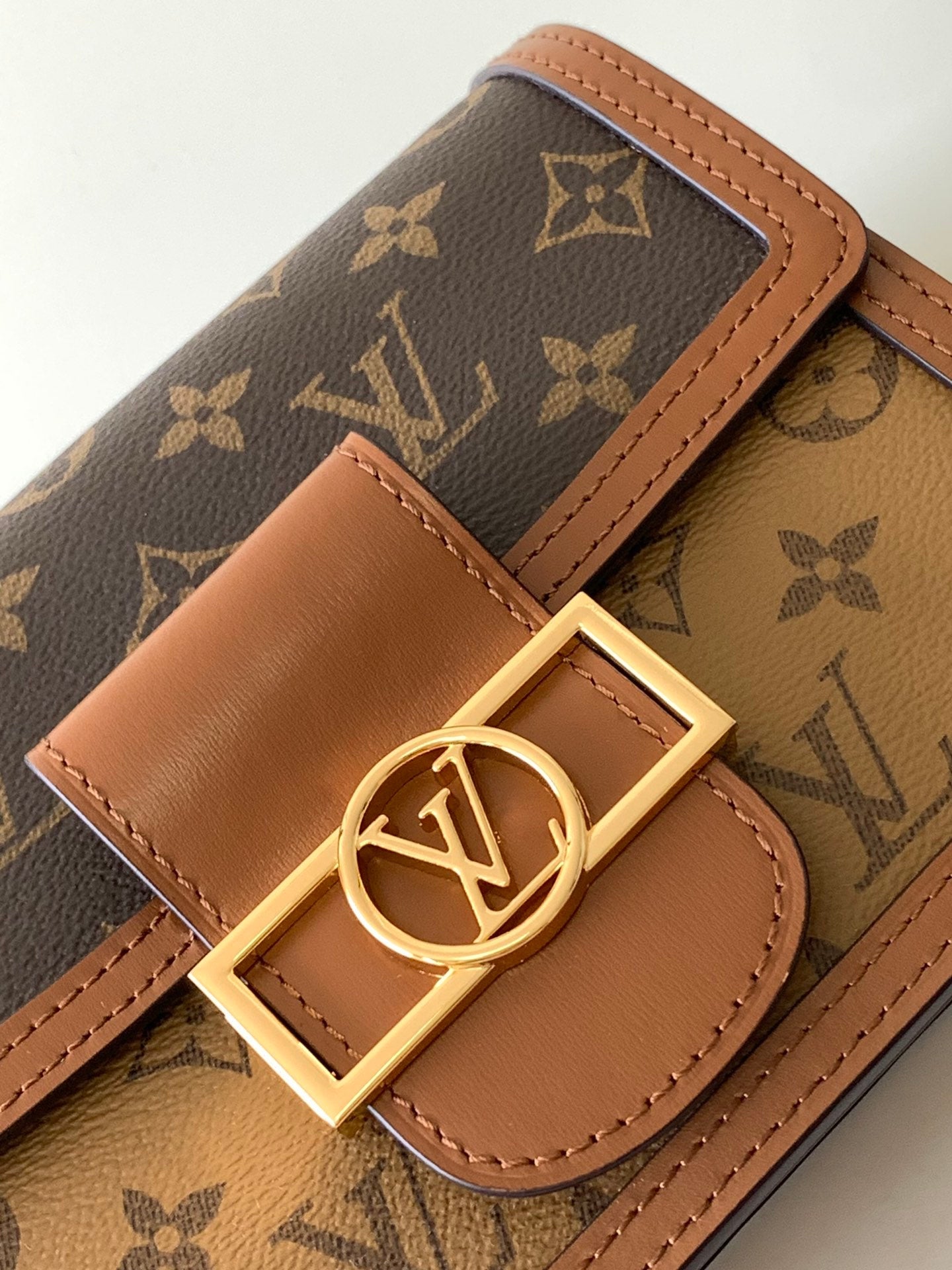 Louis Vuitton Dauphine Crossbody Bag M4595, 20x15x9cm