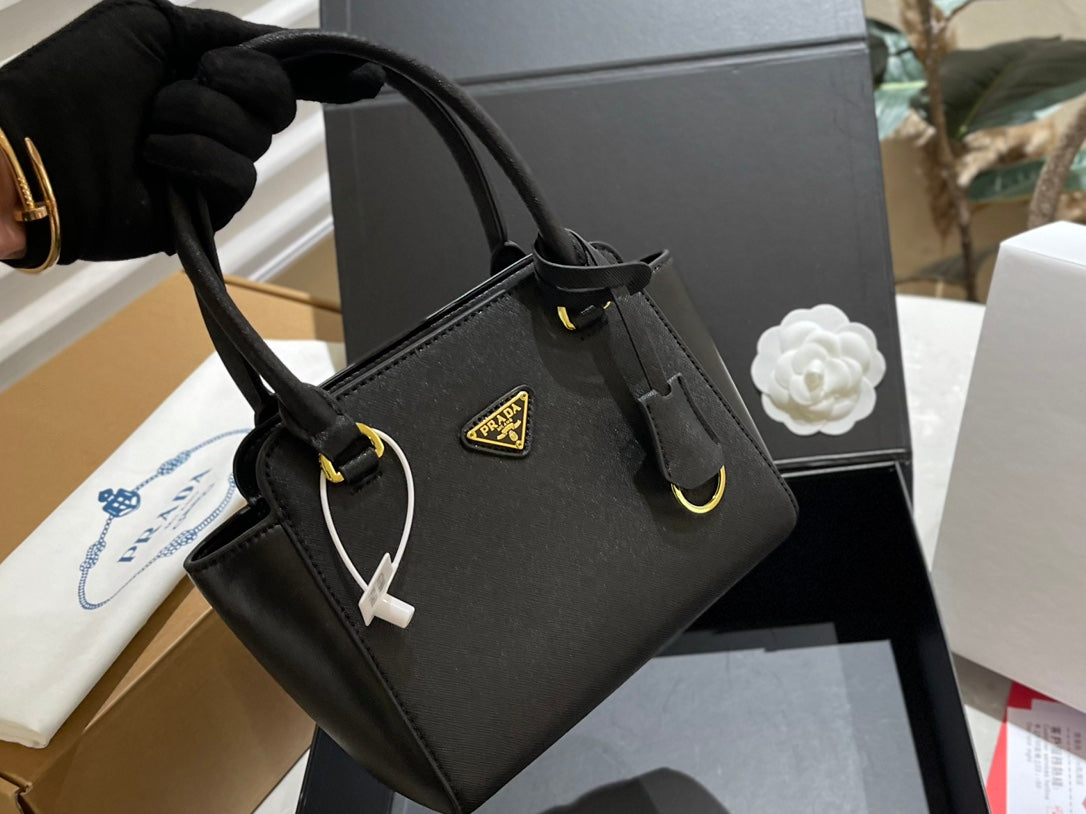 PRADA tote Bag 19x17cm