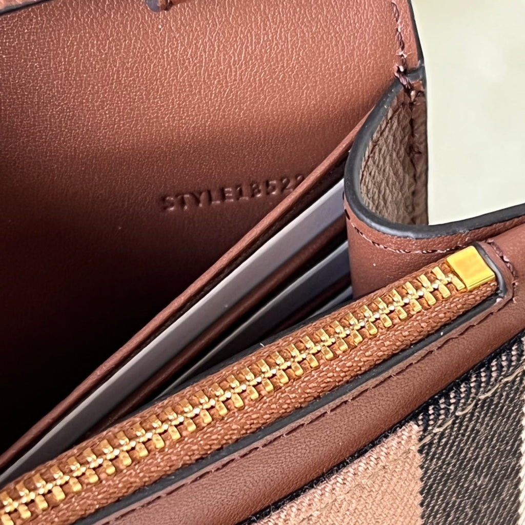Burberry House Check Derby Hampshire Crossbody 19x13.5x5cm