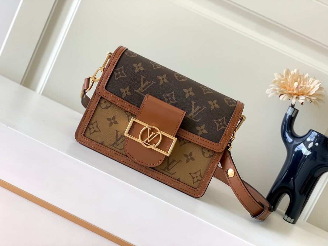 Louis Vuitton Dauphine Crossbody Bag M4595, 20x15x9cm