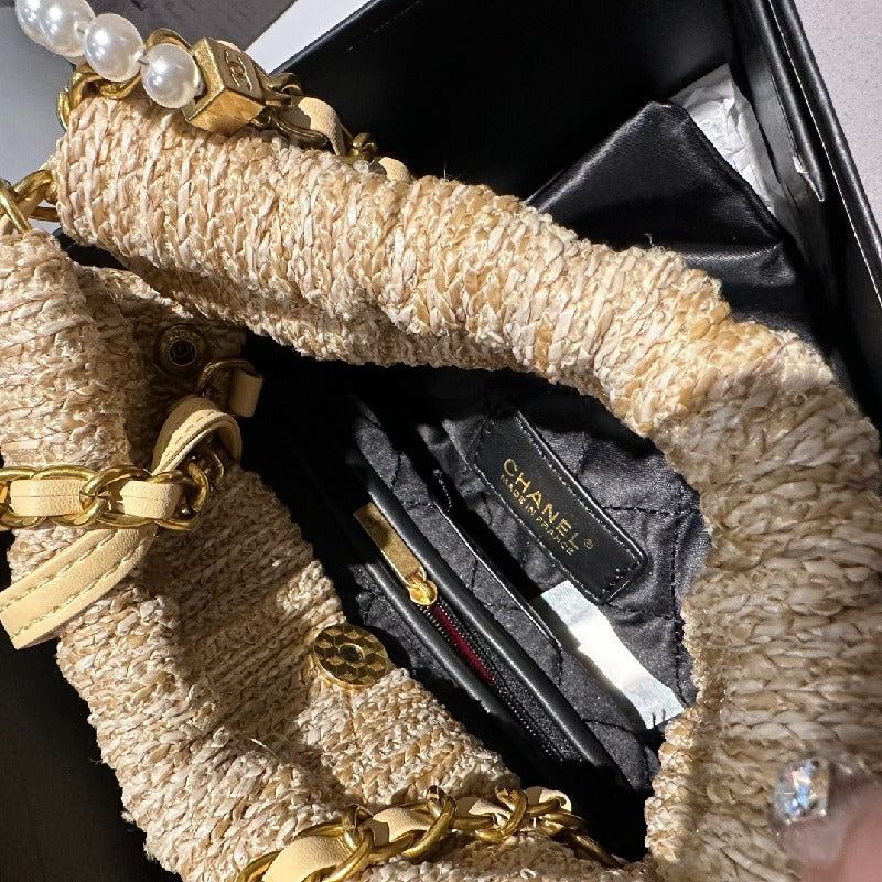 Chanel chain shoulder bag