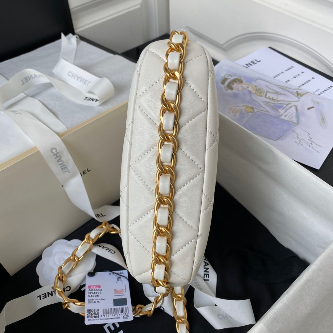 Chanel 23kHobo Bag 23x23x6cm white