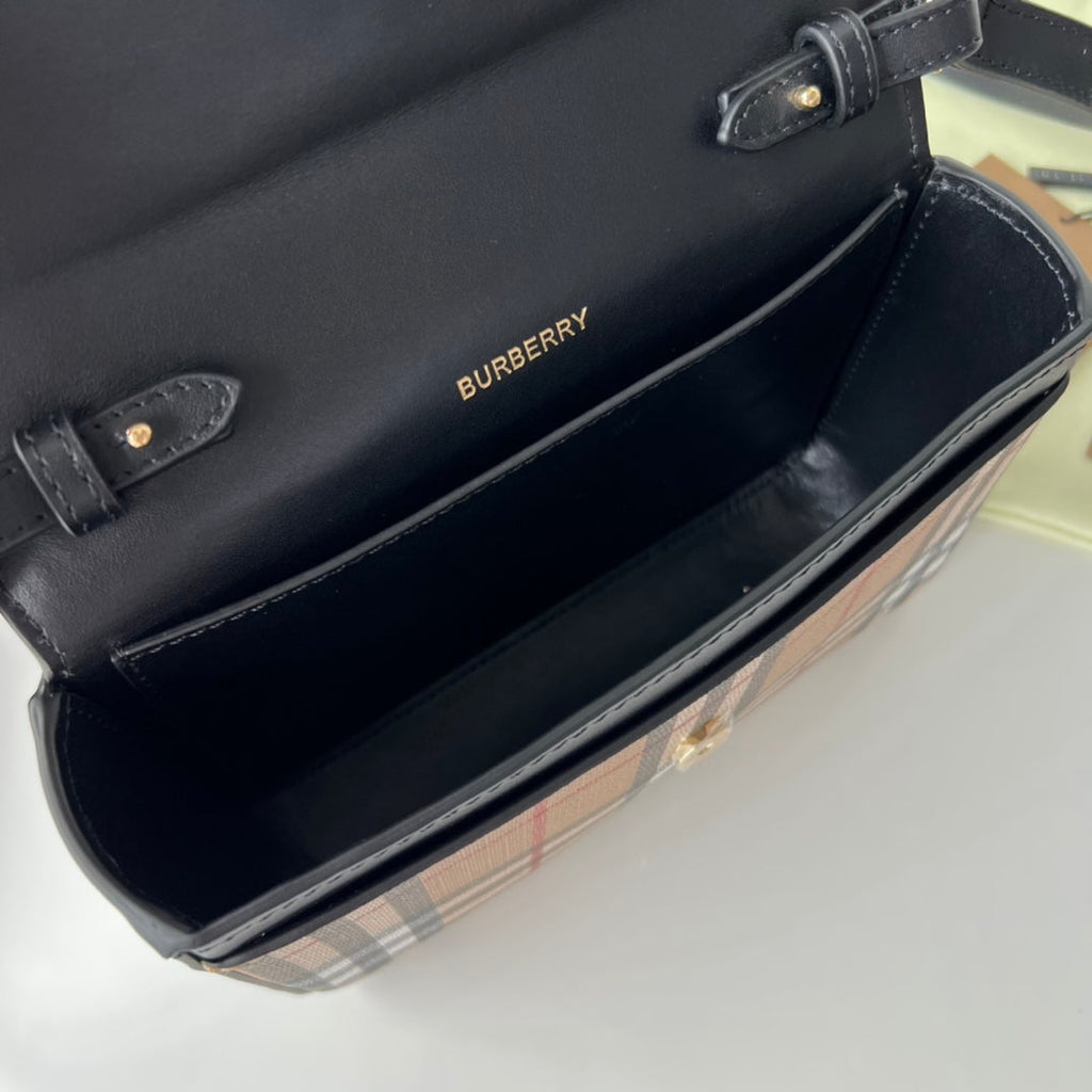 Burberry Hampshire Shoulder Bag 20x13.5x5cm
