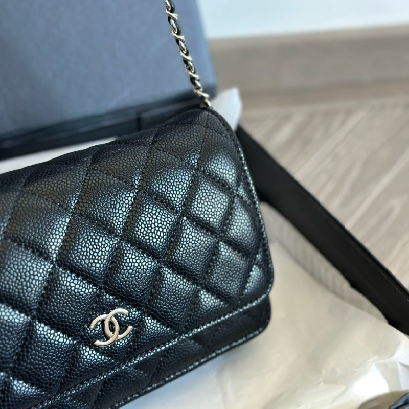Chanel chain shoulder bag