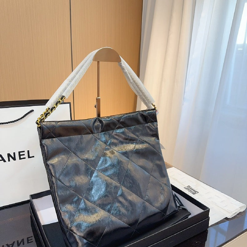 Chanel chain shoulder bag