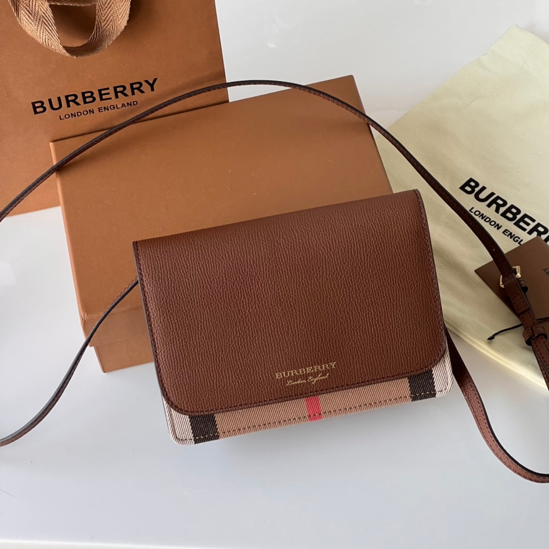 Burberry House Check Derby Hampshire Crossbody 19x13.5x5cm