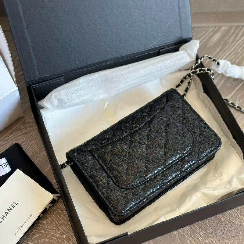Chanel chain shoulder bag