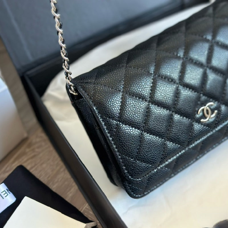 Chanel chain shoulder bag
