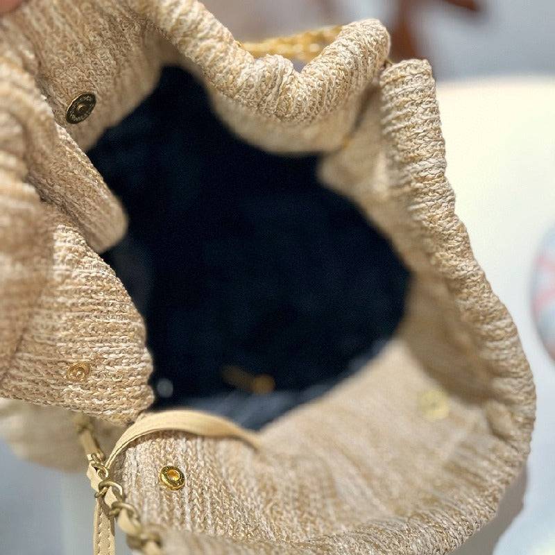 Chanel chain shoulder bag