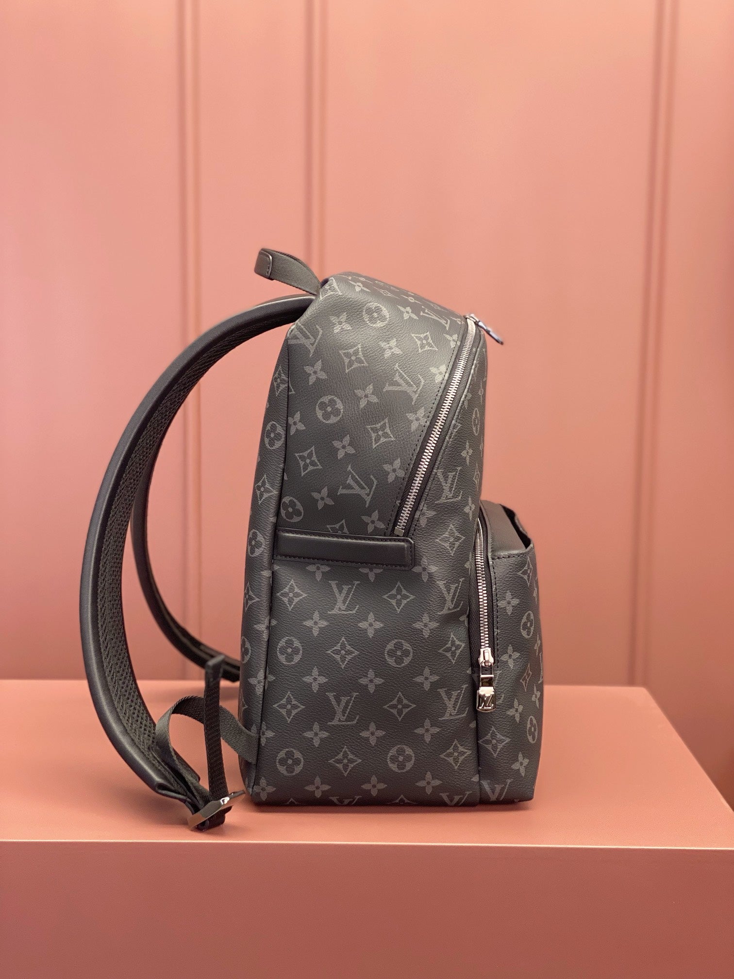 Louis Vuitton M43186 LV DISCOVERY BACKPACK Bag 30x40x20cm