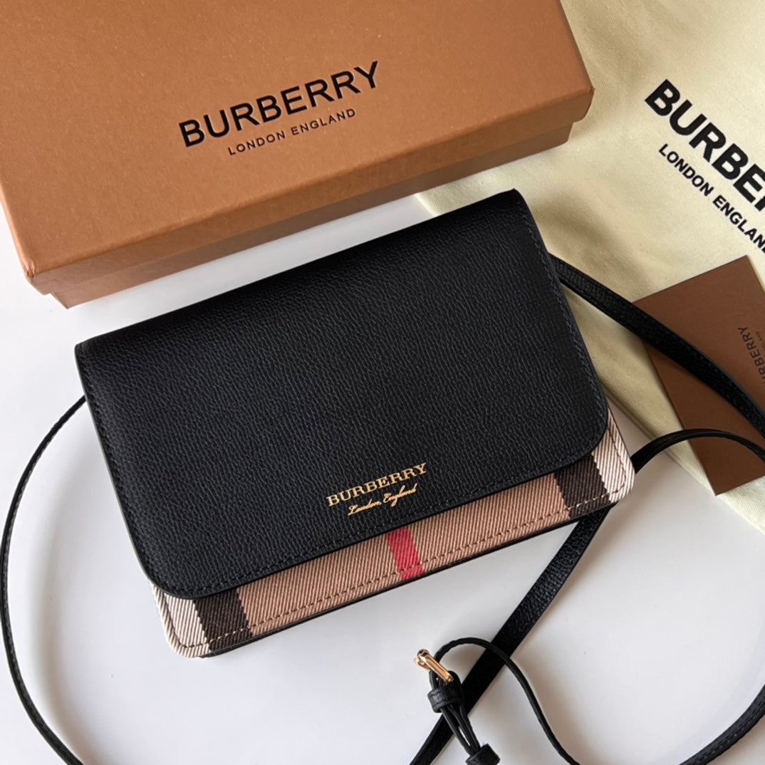 Burberry House Check Derby Hampshire Crossbody Black 19x13.5x5cm