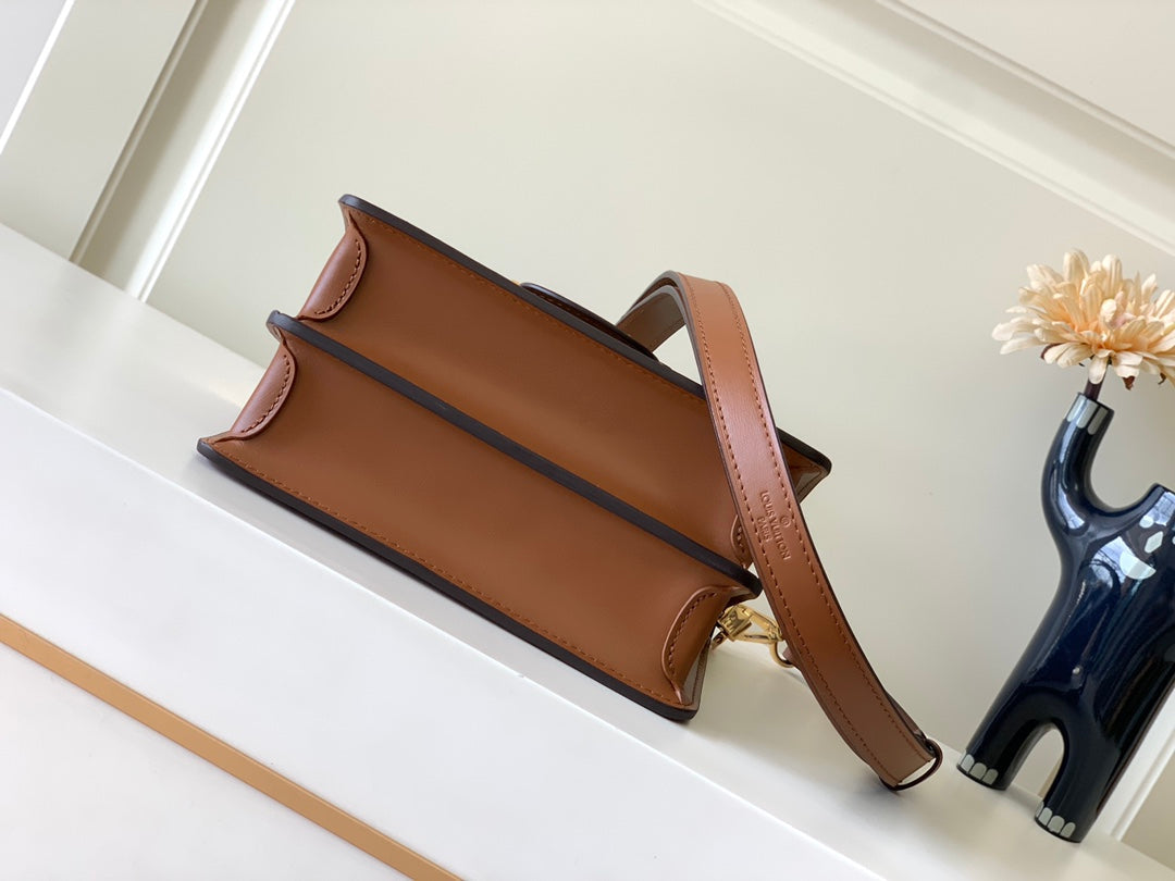 Louis Vuitton Dauphine Crossbody Bag M4595, 20x15x9cm