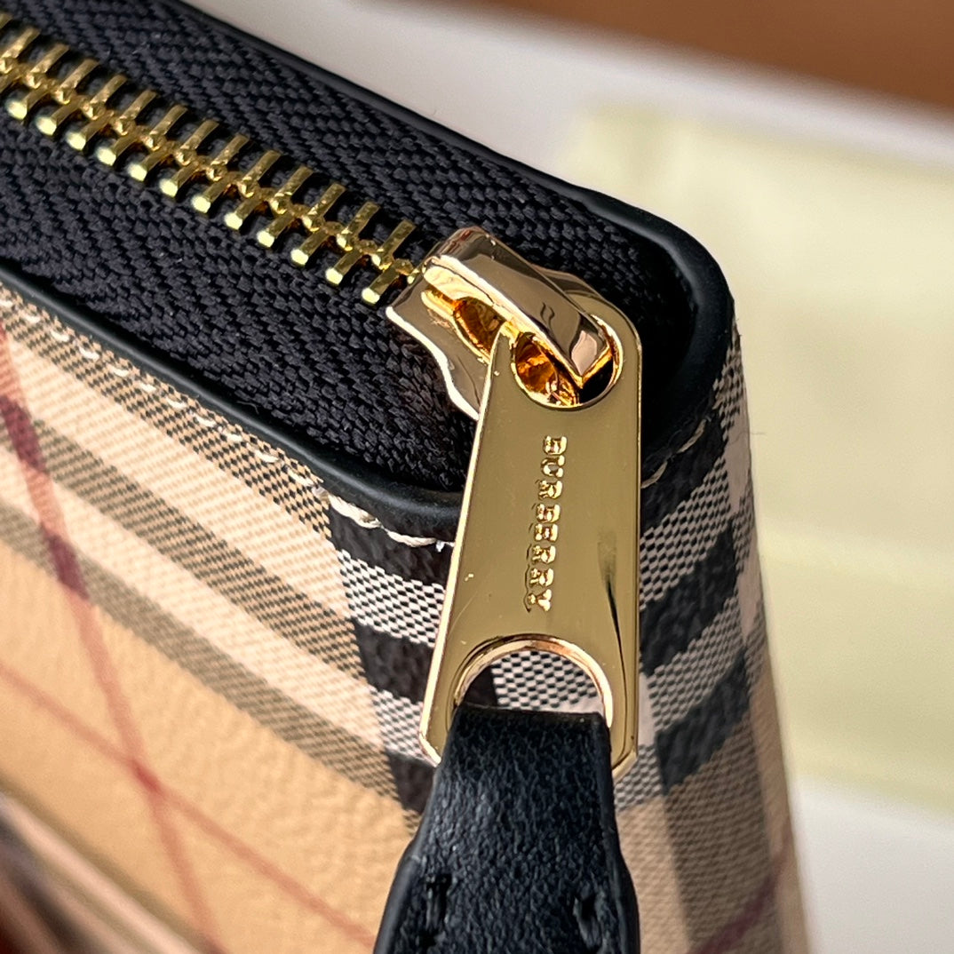 BURBERRY WALLETS 19x10.5x2.5cm BLACK