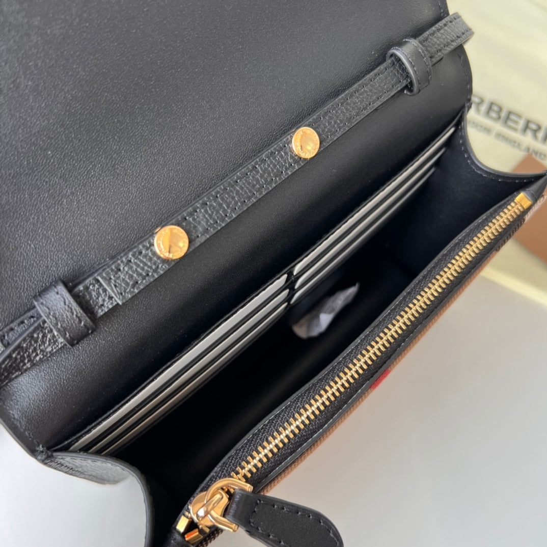 Burberry House Check Derby Hampshire Crossbody Black 19x13.5x5cm
