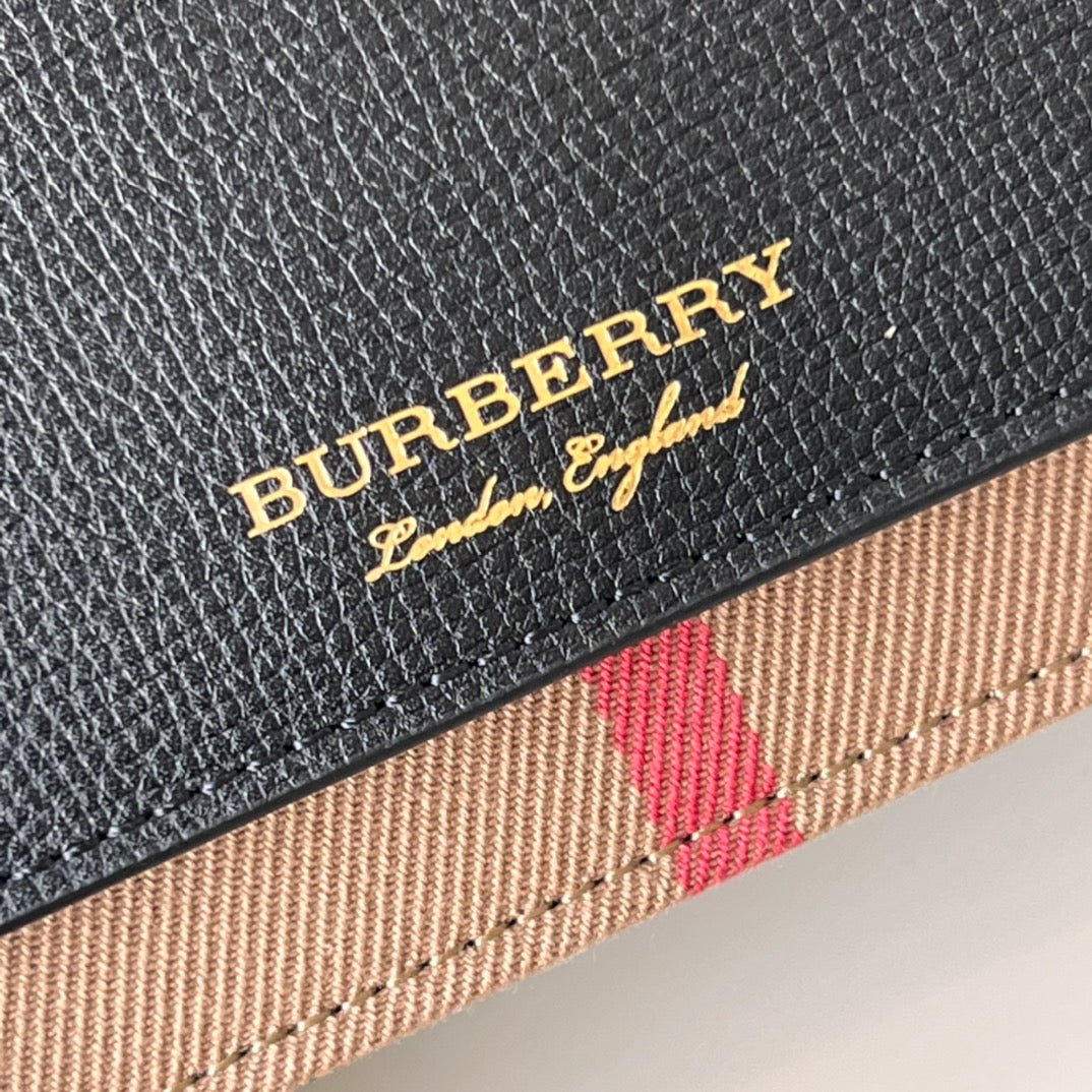 Burberry House Check Derby Hampshire Crossbody Black 19x13.5x5cm