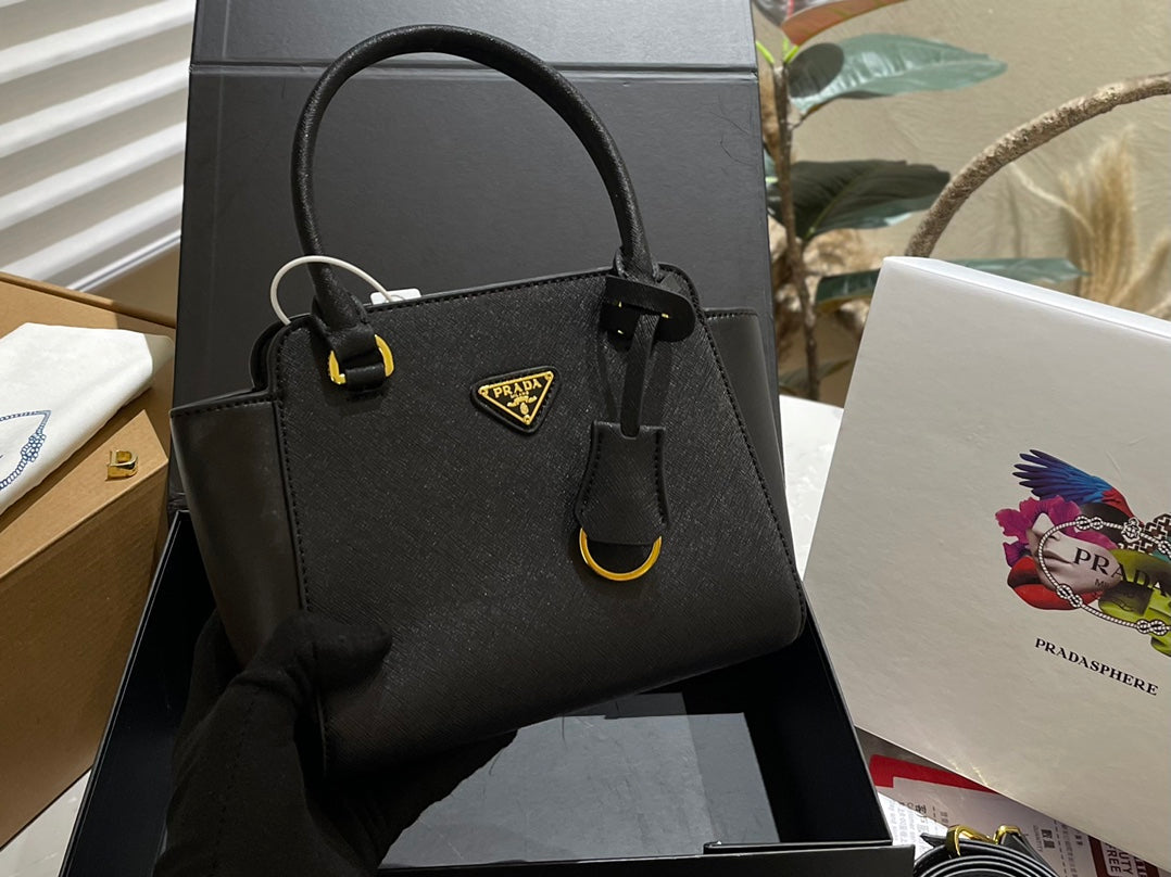 PRADA tote Bag 19x17cm