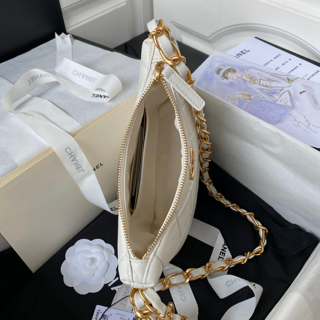 Chanel 23kHobo Bag 23x23x6cm white
