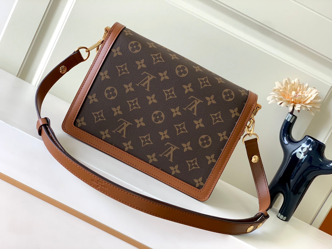 Louis Vuitton Dauphine Crossbody Bag M4595, 25x17x10.5cm