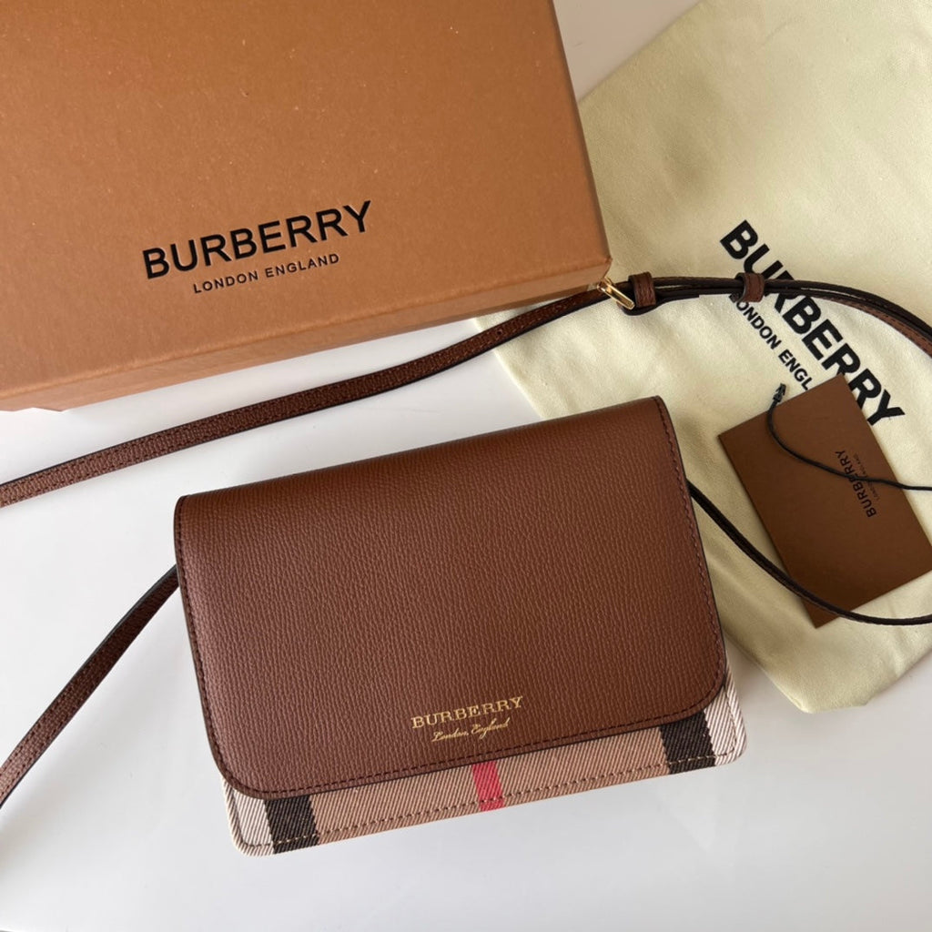 Burberry House Check Derby Hampshire Crossbody 19x13.5x5cm