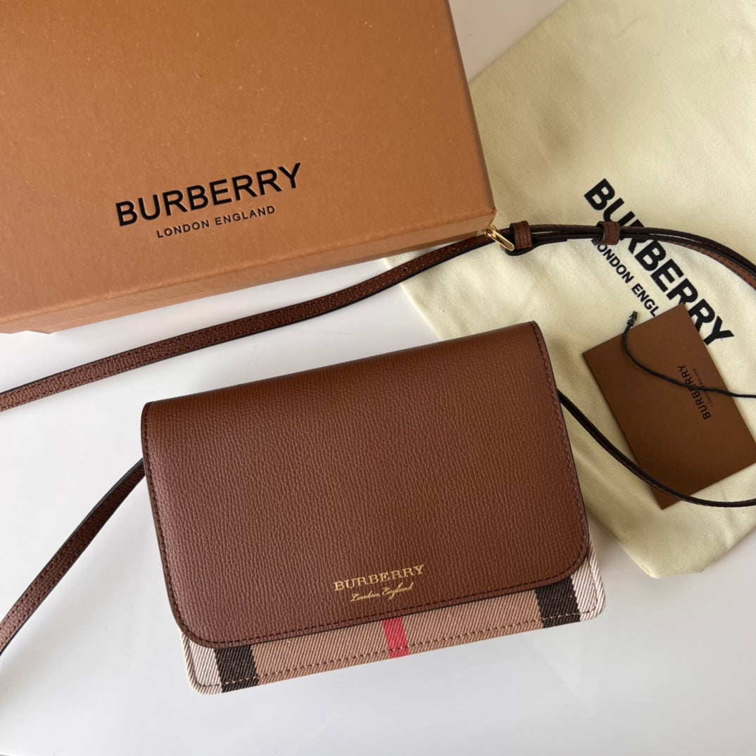 Burberry House Check Derby Hampshire Crossbody 19x13.5x5cm