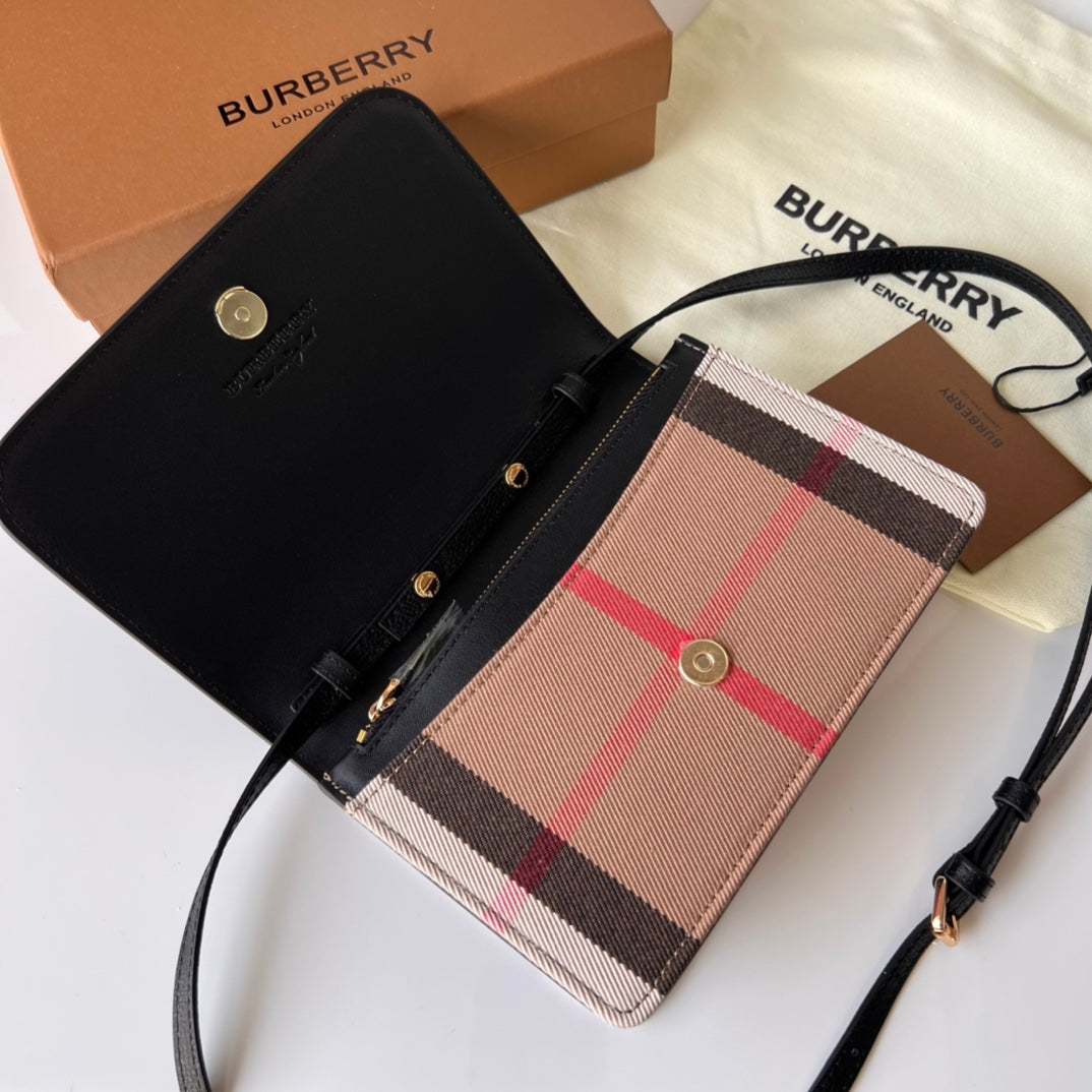 Burberry House Check Derby Hampshire Crossbody Black 19x13.5x5cm