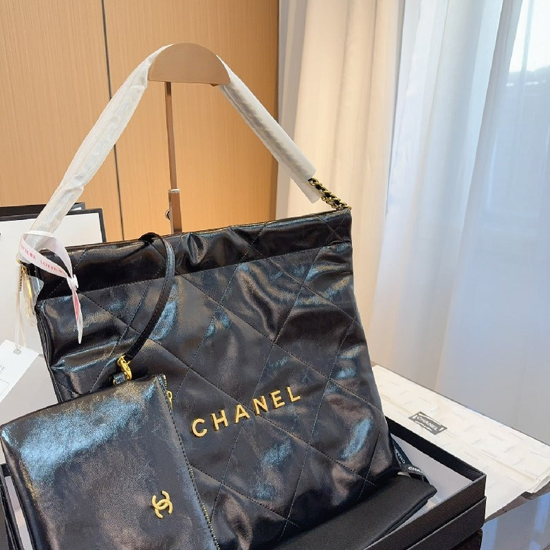 Chanel chain shoulder bag